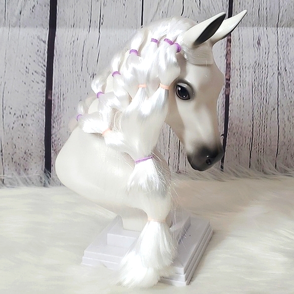 Breyer Toys Breyer Daybreak Mane Beauty Styling White Horse Toy Styling Head Collectible